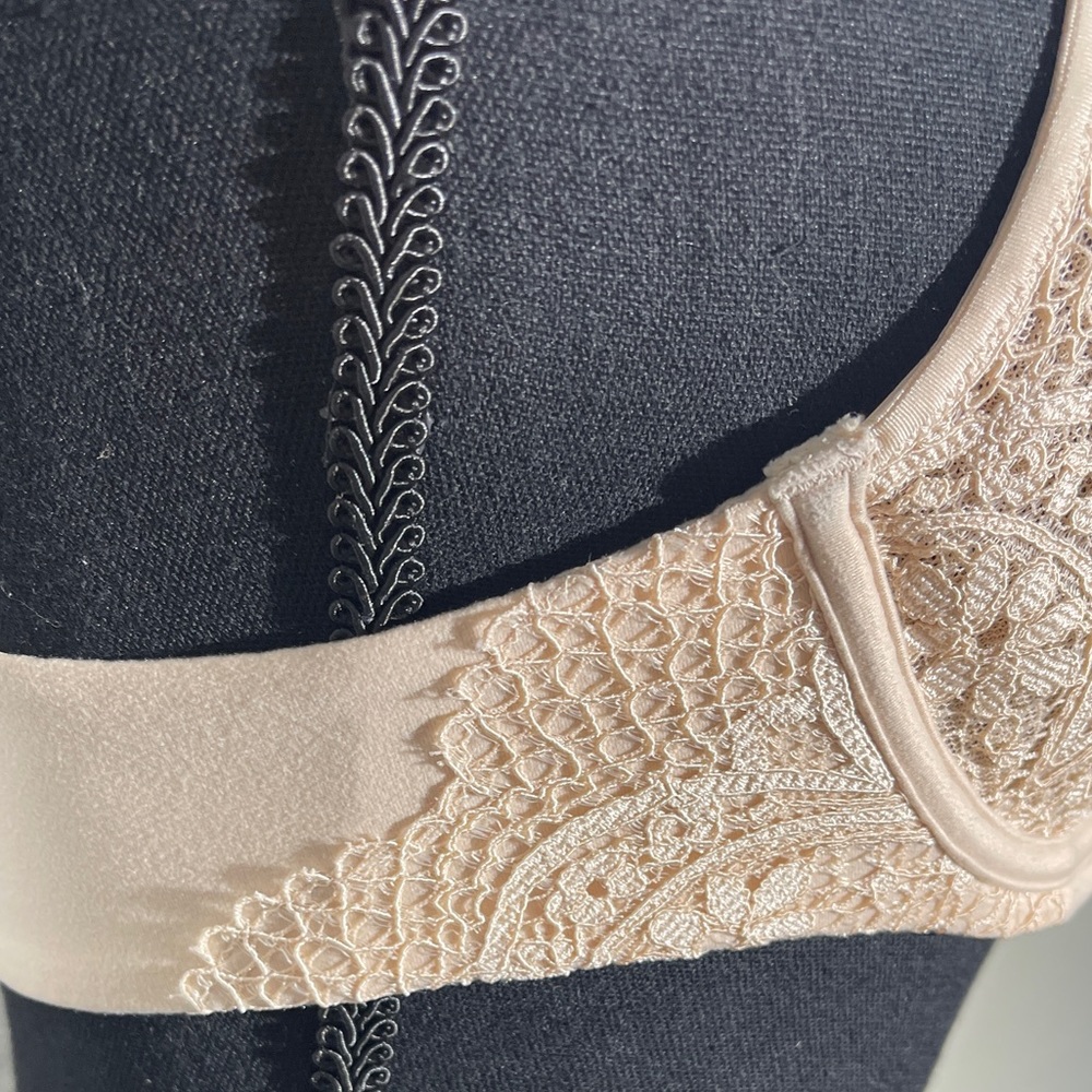 Victoria Secret Bra - Picture 3 of 6